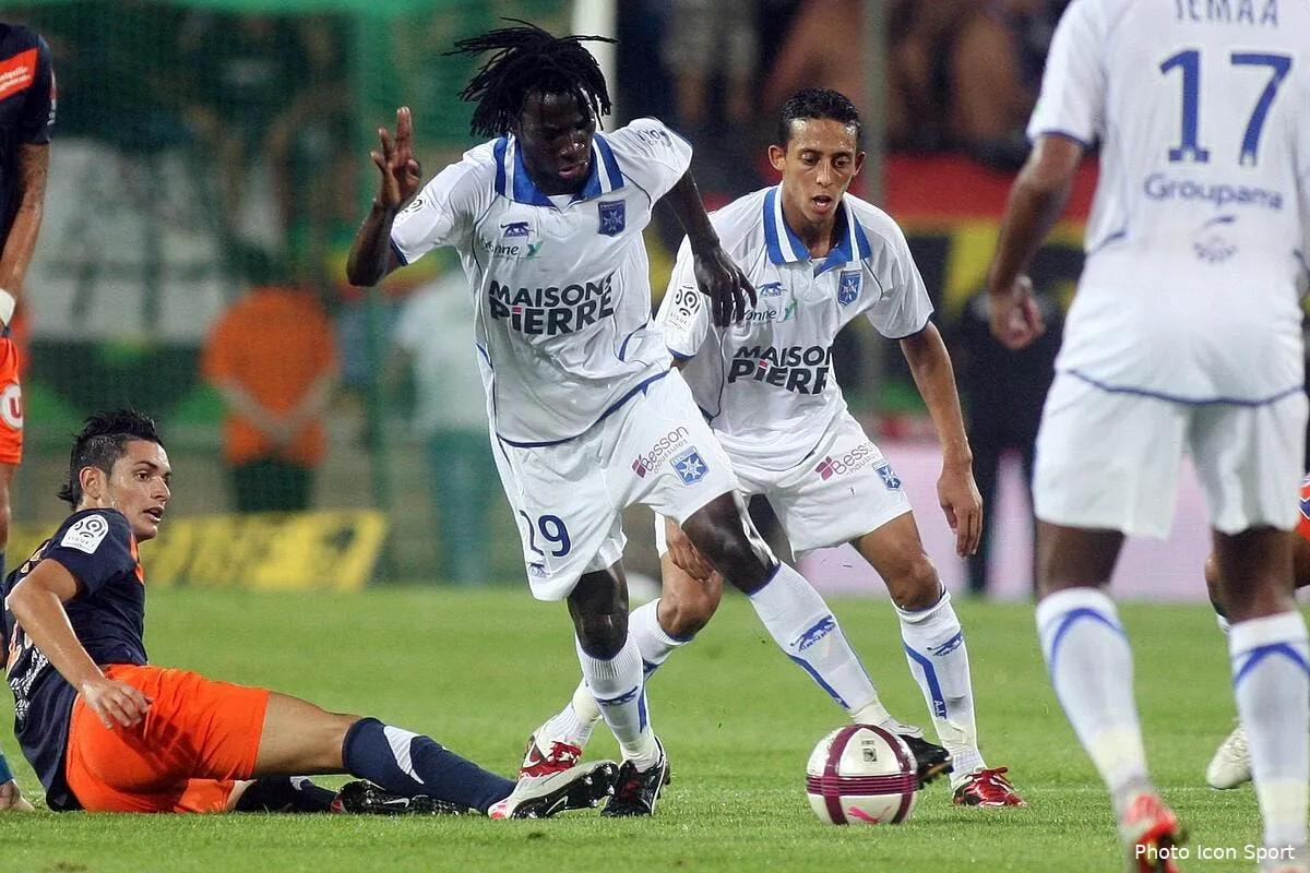 ndinga a l ol auxerre veut d abord trouver un remplacant iconsport blo 060811 06 7123130