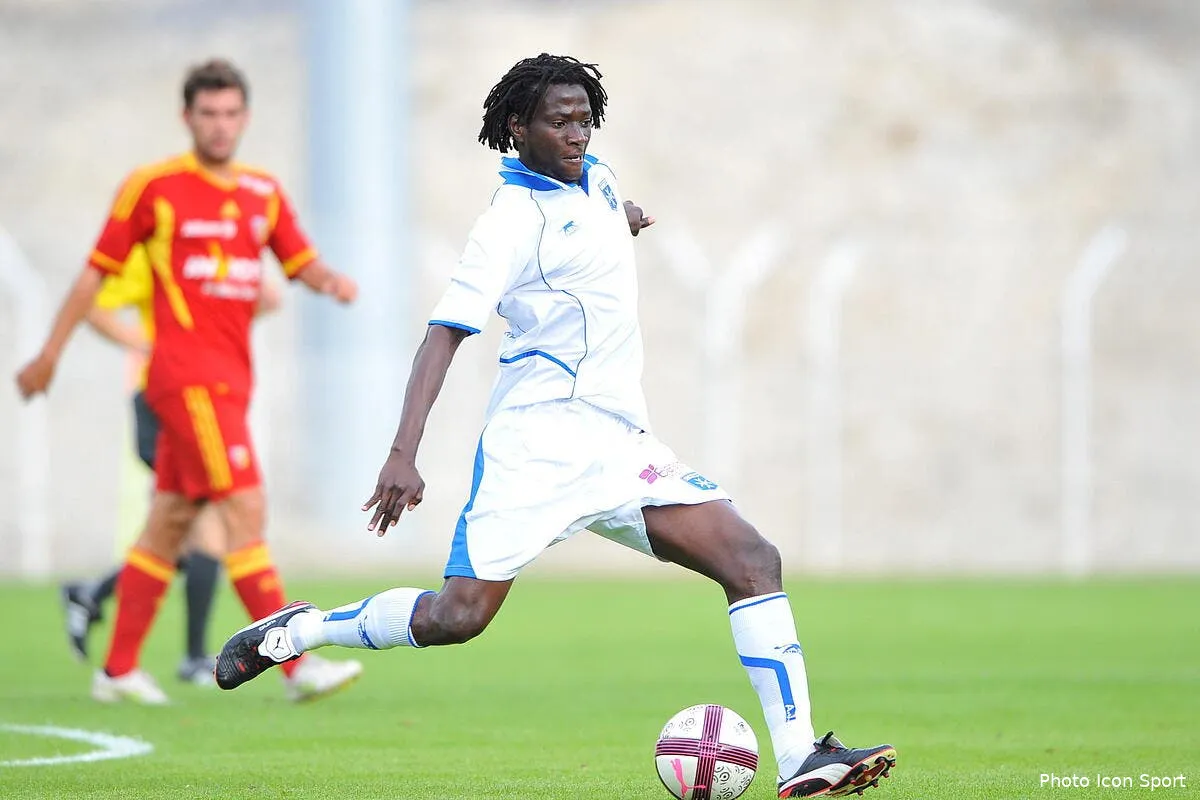 ndinga tente d aller au clash avec l aja pour l ol iconsport win 140711 06 50 122427