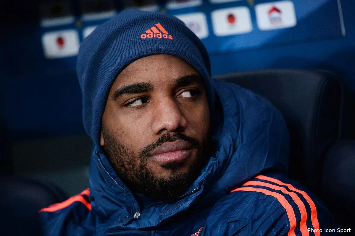 newcastle revient a l assaut de lacazette en fin de mercato iconsport nlg 130116 17 109131623