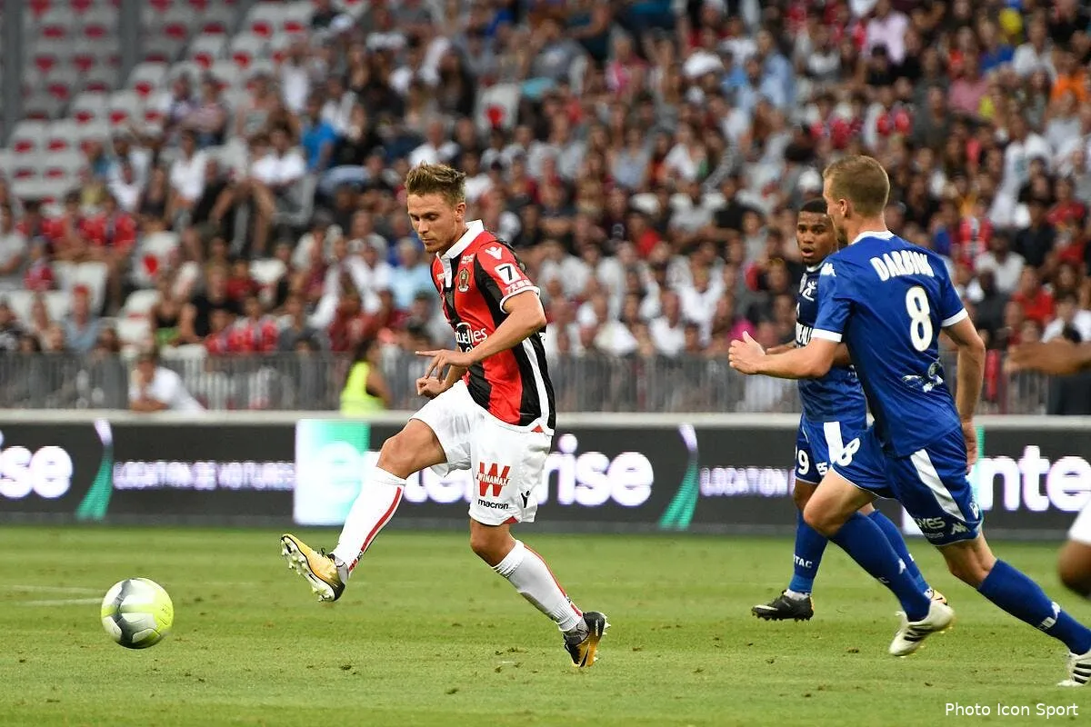 nice favre n est pas en mode panique iconsport icon zua 110817 02 03189297