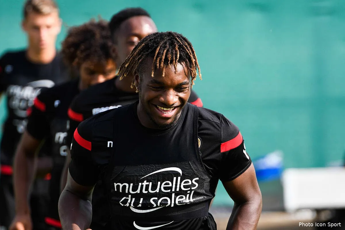 nice rivere remercie l asm d un cadeau pour saint maximin iconsport icon zua 080717 01 05188949