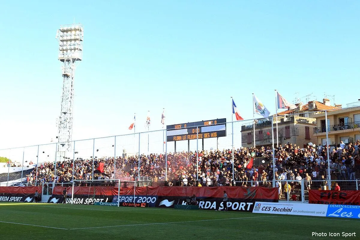 nice sanctionne d un huis clos partiel iconsport blo 270811 401 4330355