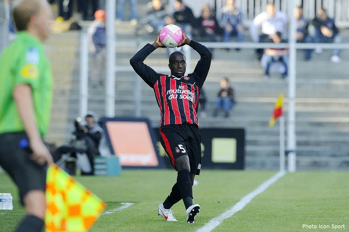 nice se retrouve la tete dans le guidon iconsport aim 080412 101 3133802