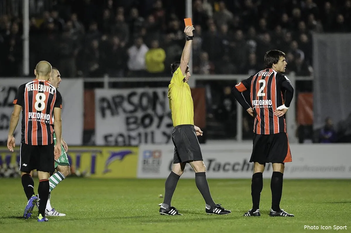 nice voit rouge dans tous les sens du terme nice27468