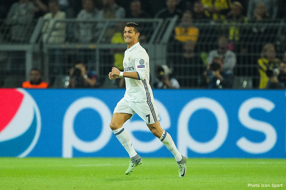 nike avoue son erreur cristiano ronaldo n est pas demode ronaldo 63156438