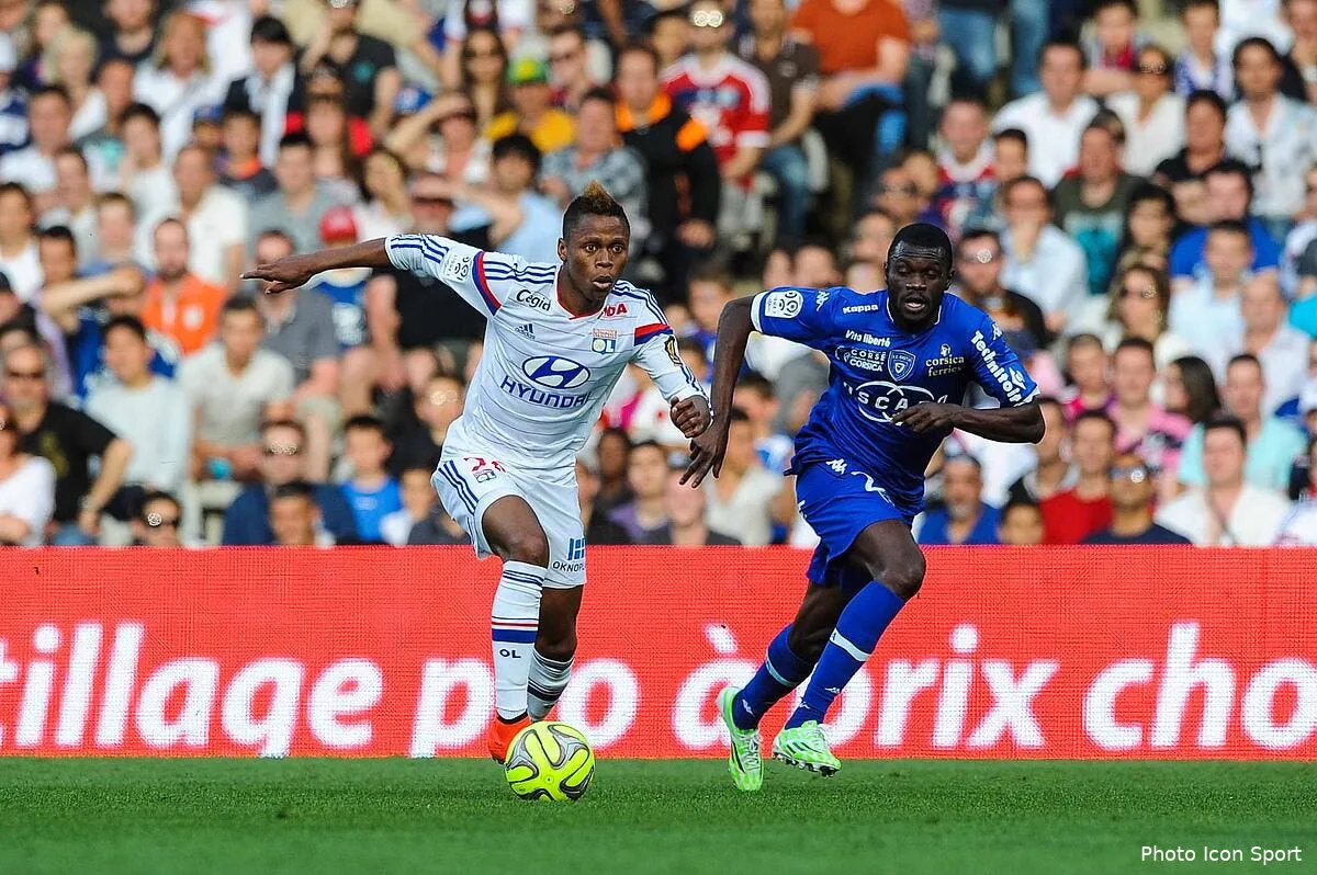 njie se fout des insultes racistes de quelques supporters iconsport jpt 150415 09 27109255