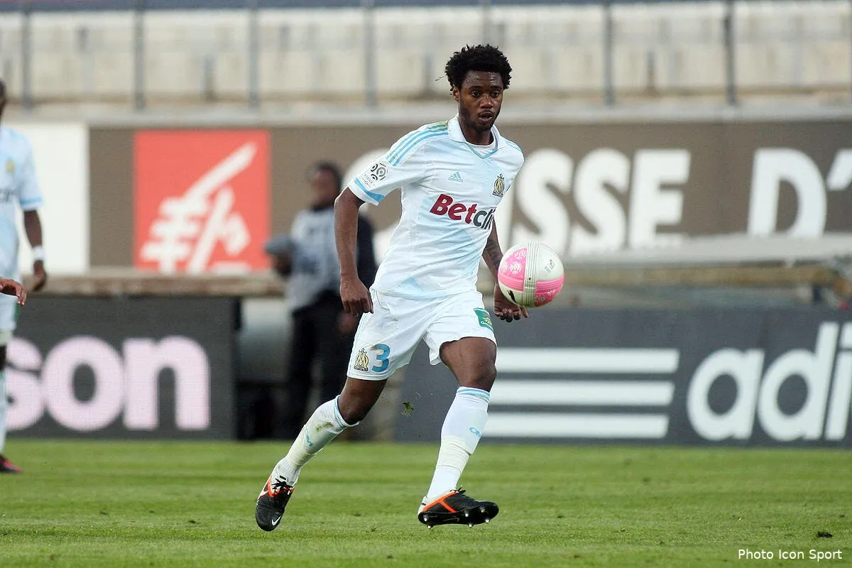 nkoulou declare sa flamme a l om et se dit intransferable iconsport guy 110412 64 51 137728