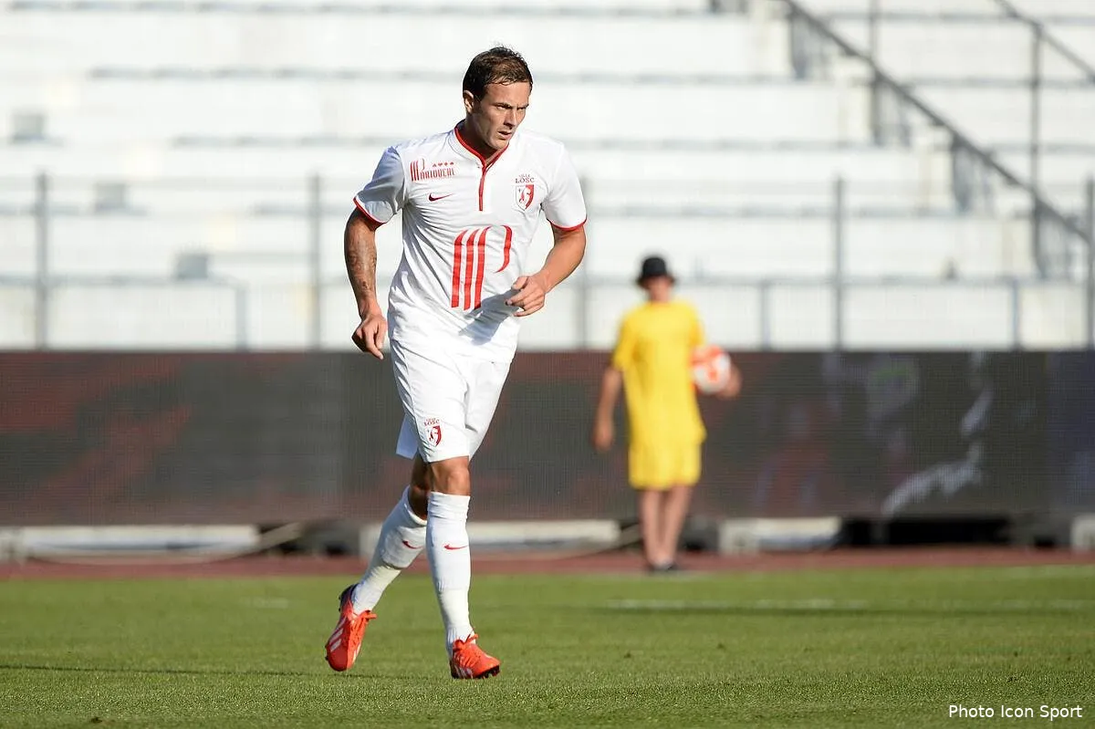 nolan roux suspendu trois matchs pour son crachat iconsport por 140713 55 3962629