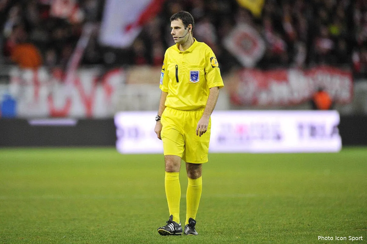 non l arbitre de psg va n est pas le gendre de jean michel aulas iconsport noe 151212 77 0556397