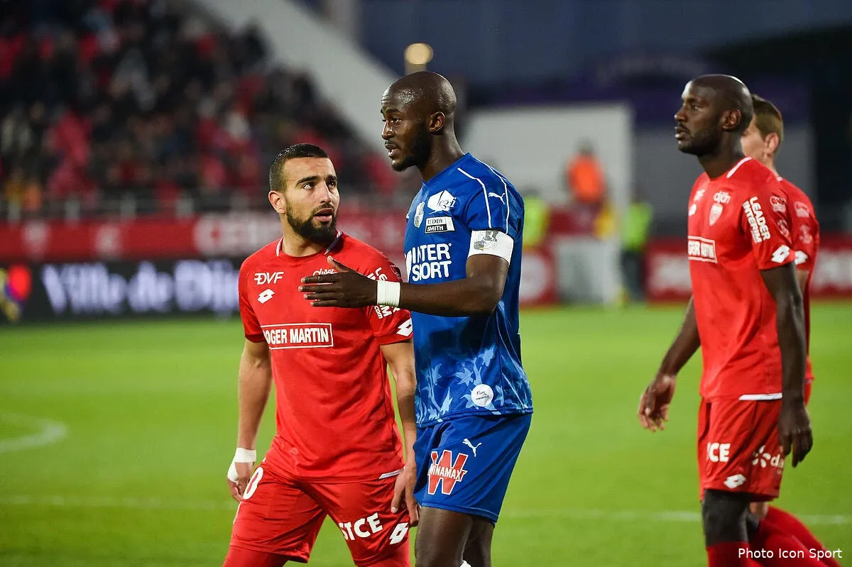 obraniak a trouve la solution miracle pour bannir le racisme en l1 icon poy 120419 11 08250507