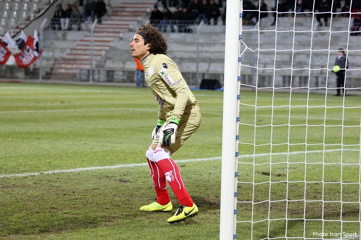 ochoa n est pas presse de partir d ajaccio iconsport bel 090213 01 1653099