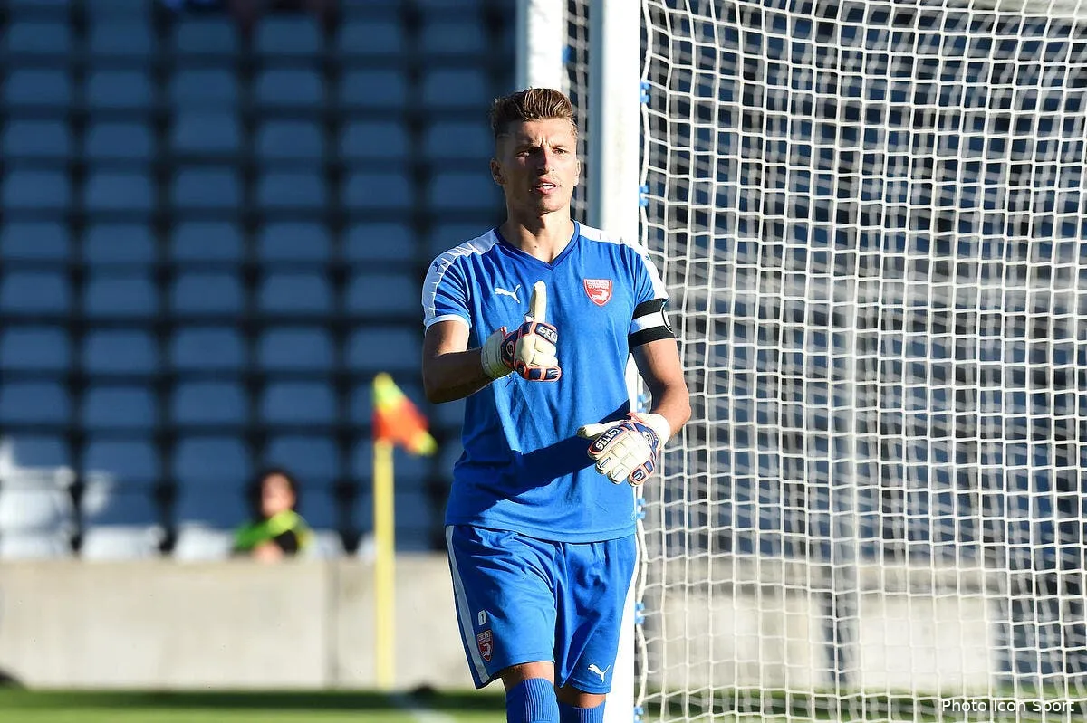 officie mathieu michel signe a angers pour trois ans iconsport dim 150716 04 44151850
