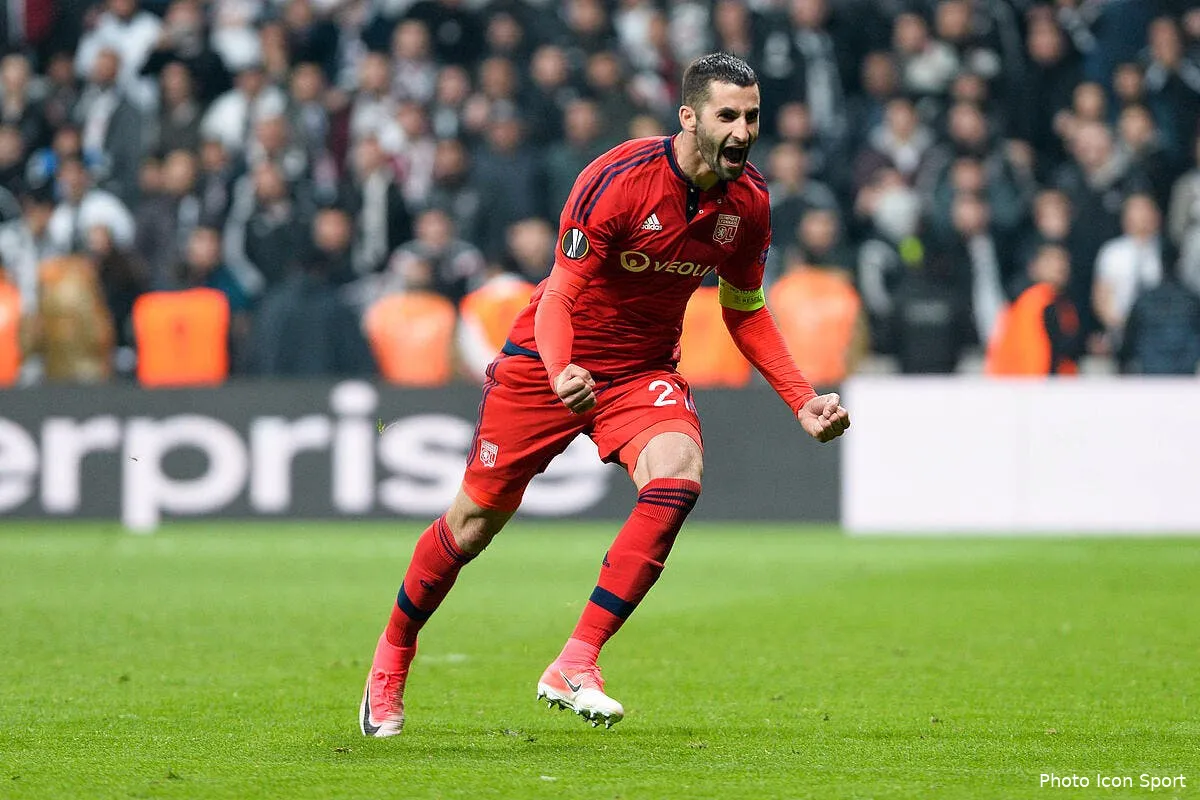 officiel accord a 5me entre l ol et la roma pour gonalons iconsport spa 200417 08 18184907