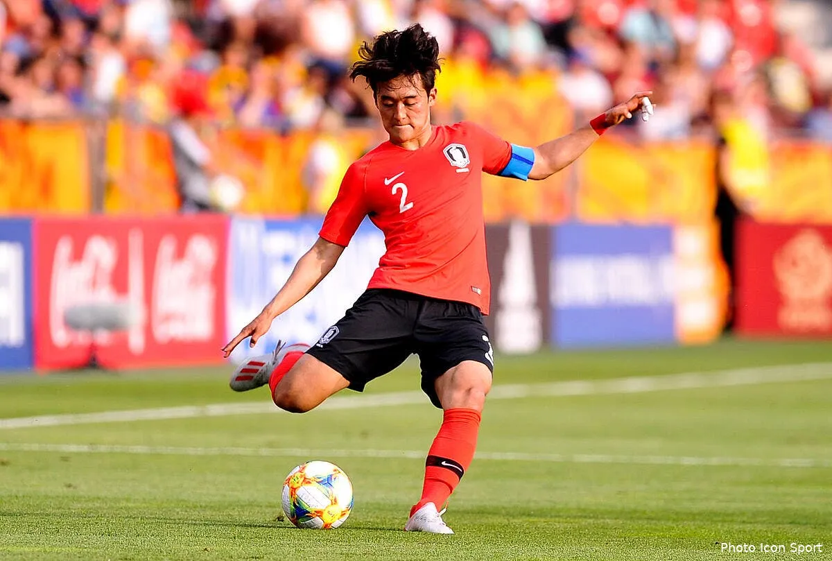 officiel accord bordeaux osaka pour le transfert de ui jo hwang icon nwp 150619 92 03258693