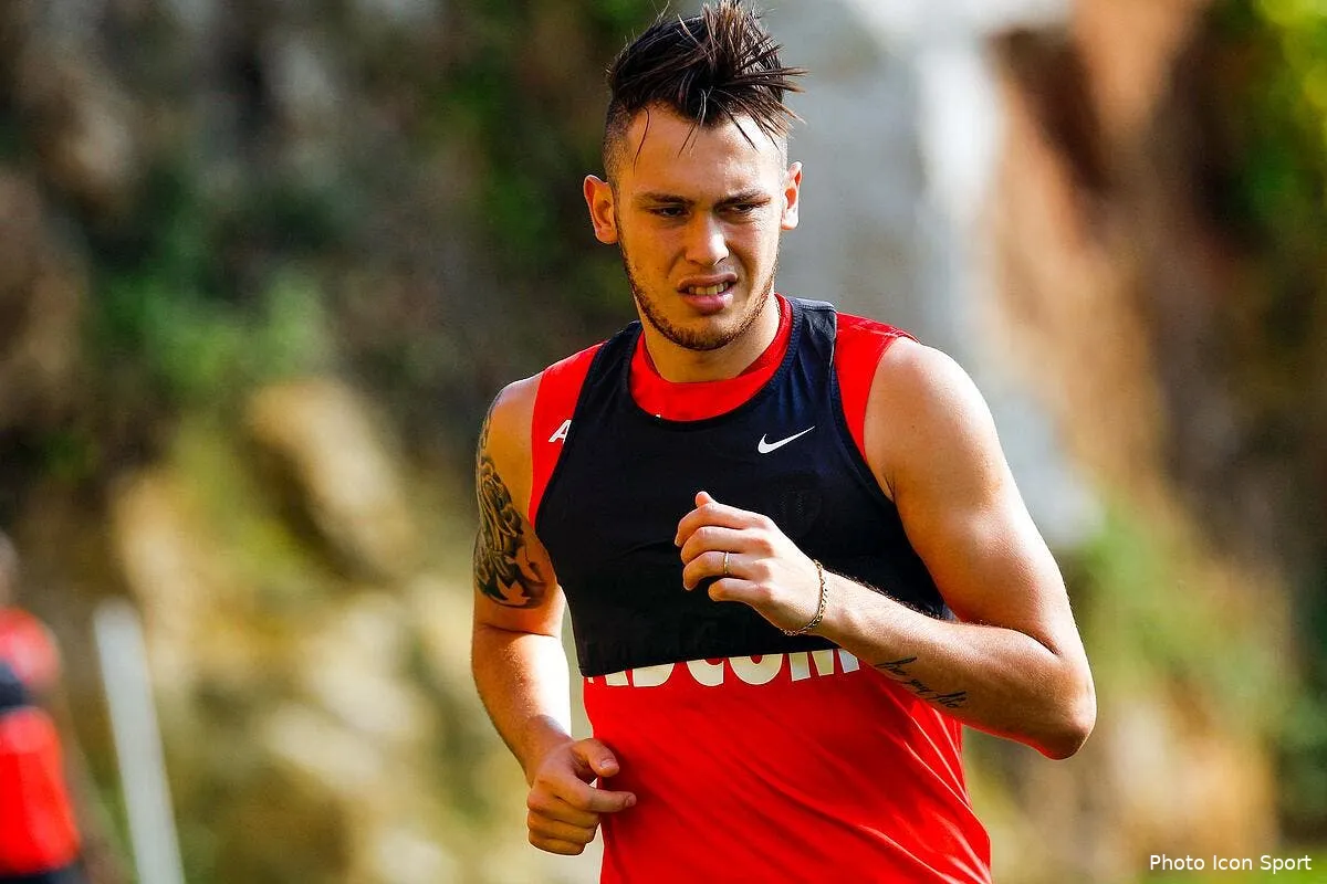 officiel accord om monaco pour ocampos iconsport mag 290615 09 10114935