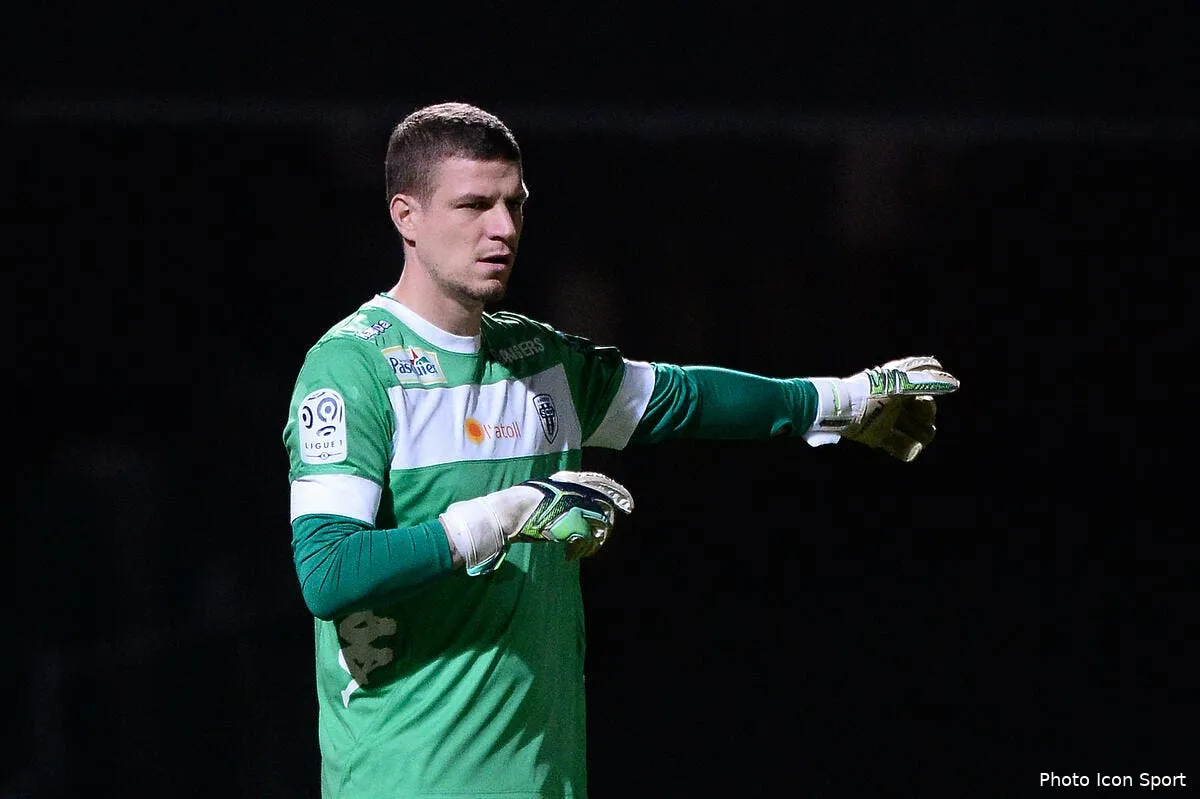 officiel accord pour le transfert de butelle a bruges iconsport nlg 011215 17 116129087