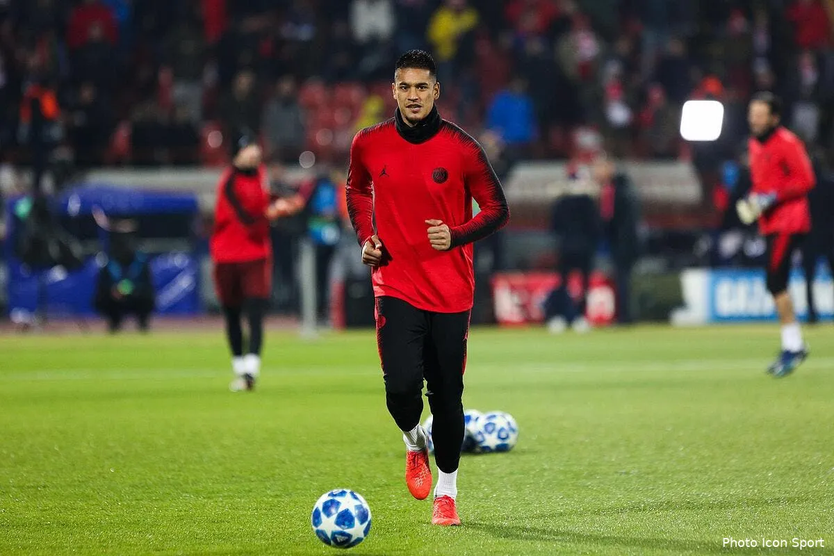 officiel alphonse areola prolonge au paris sg iconsport icon fid 111218 08 128239659