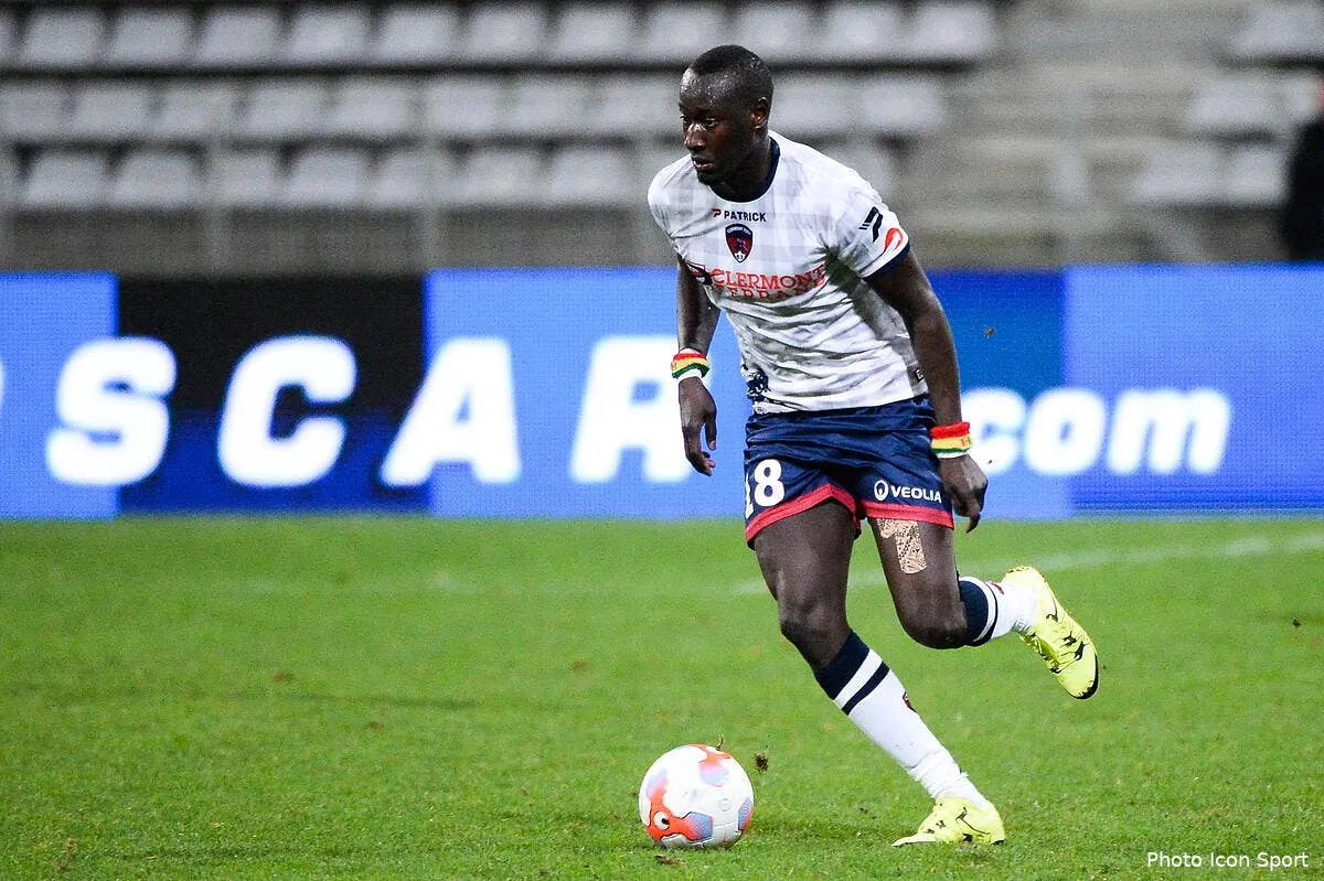 officiel angers recrute le meilleur joueur de ligue 2 iconsport nlg 010216 17 93146928