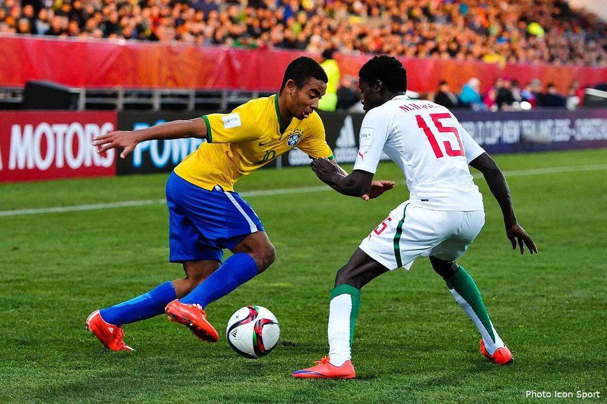 officiel apres sane man city recidive avec gabriel jesus gabriel jesus150718