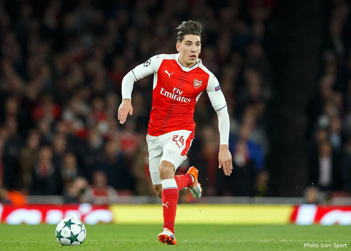 officiel arsenal blinde bellerin jusqu en 2023 iconsport bpi 191016 05 34161632