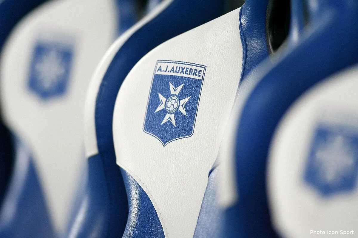 officiel auxerre fait signer del valle iconsport per 161010 05 7824006