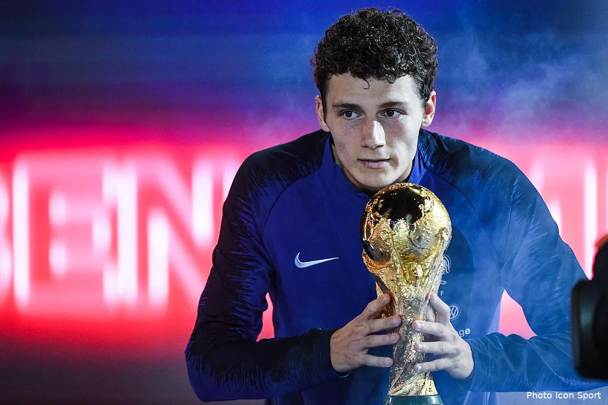 officiel benjamin pavard signe au bayern munich pour 2018 2019 icon dib 090918 14 01241331