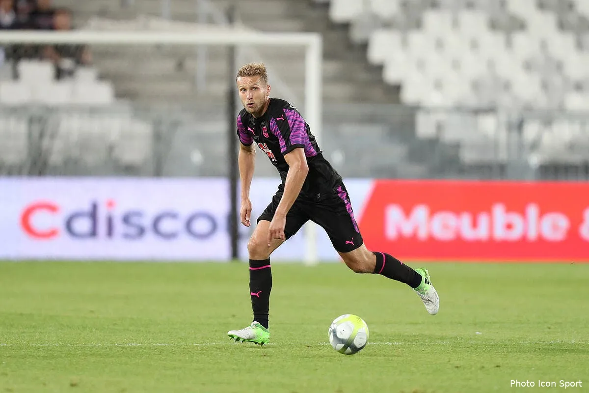 officiel bordeaux prolonge lewczuk iconsport icon blo 270717 08 07204295