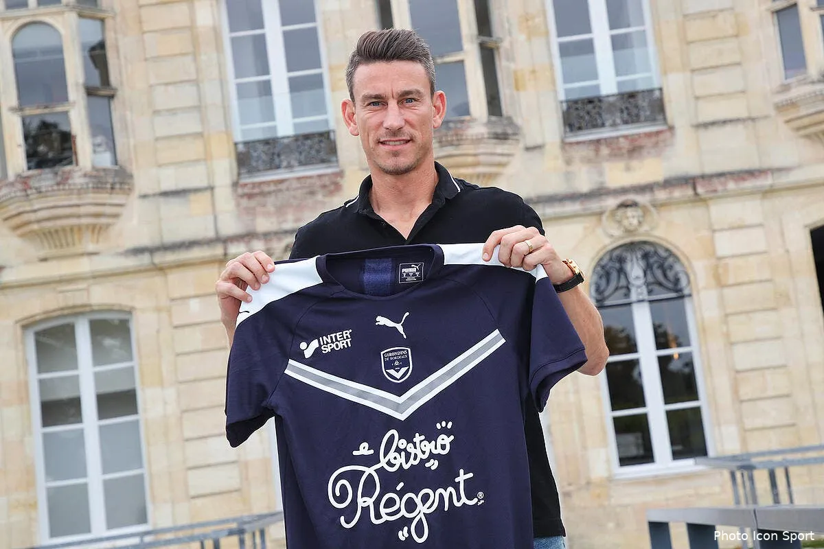 officiel bordeaux s offre laurent koscielny pour 3 ans koscielny260735