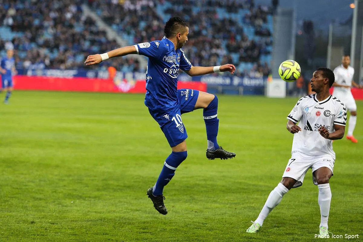 officiel boudebouz rejoint montpellier iconsport mae 180415 01 01115425