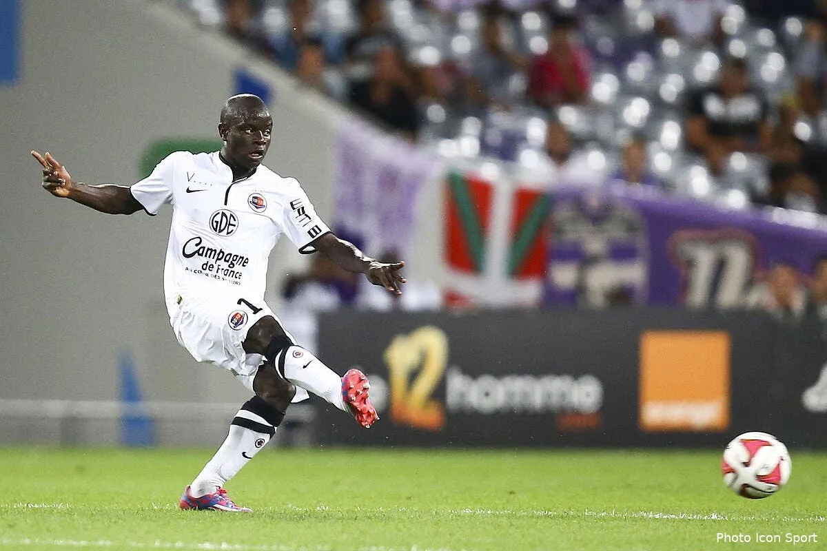 officiel caen prolonge n golo kante jusqu en 2018 n golo kante94605