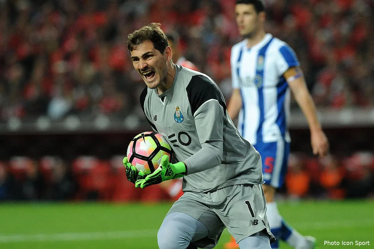 officiel casillas prolonge le plaisir au fc porto casillas 1185493