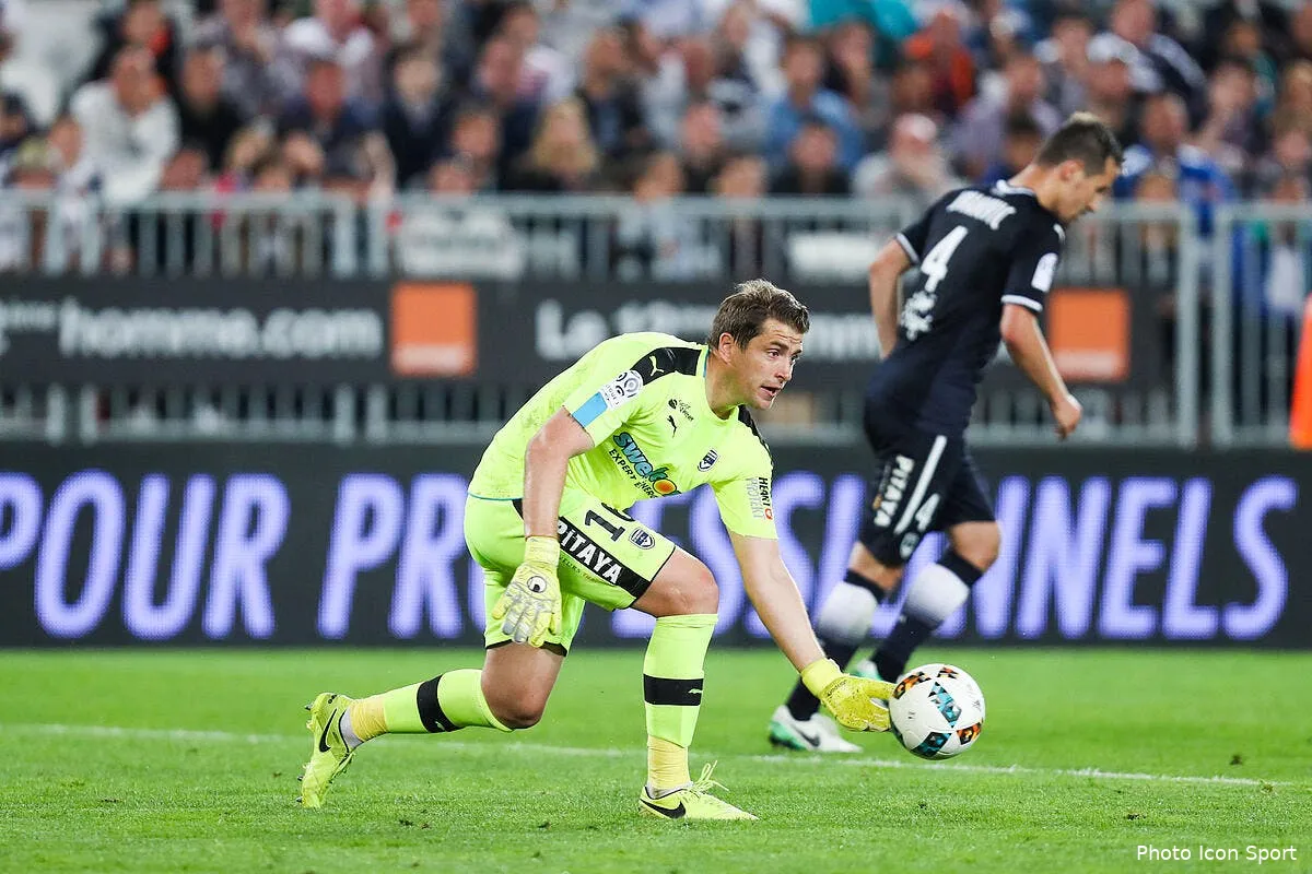 officiel cedric carrasso ne prolongera pas a bordeaux iconsport blo 140517 95 03180224