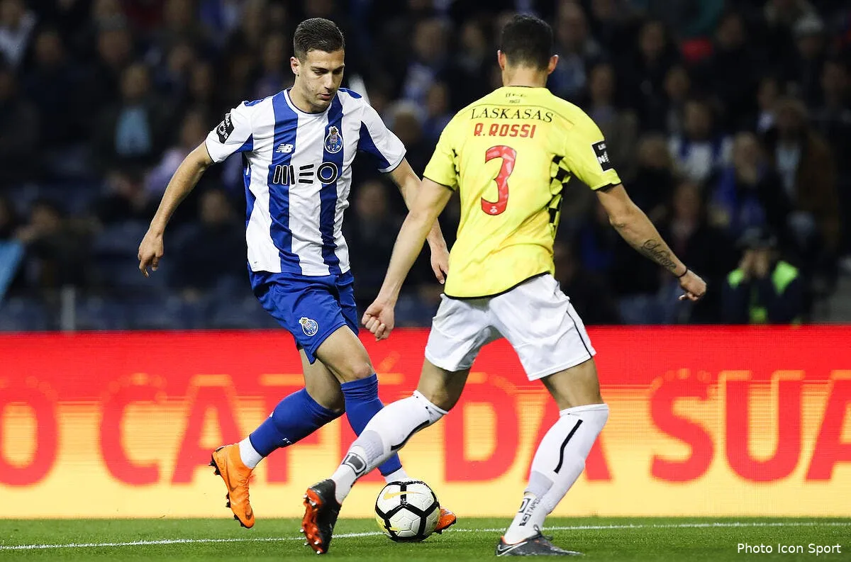 officiel diogo dalot suit fred a manchester united dalot221107