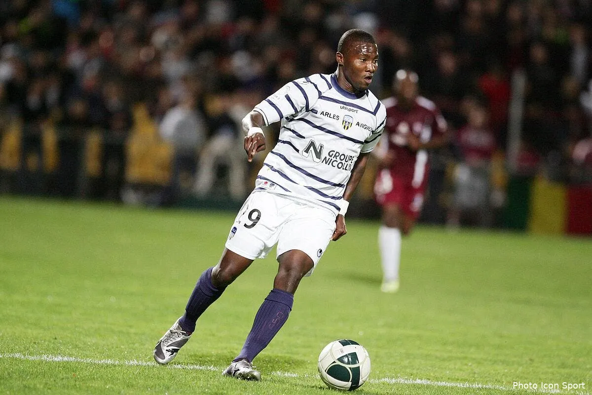 officiel dja djedje signe a nice iconsport mrv 080811 101 1723862