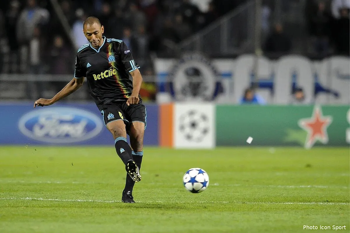 officiel e cisse signe a l aj auxerre iconsport aim 191010 71 3723494