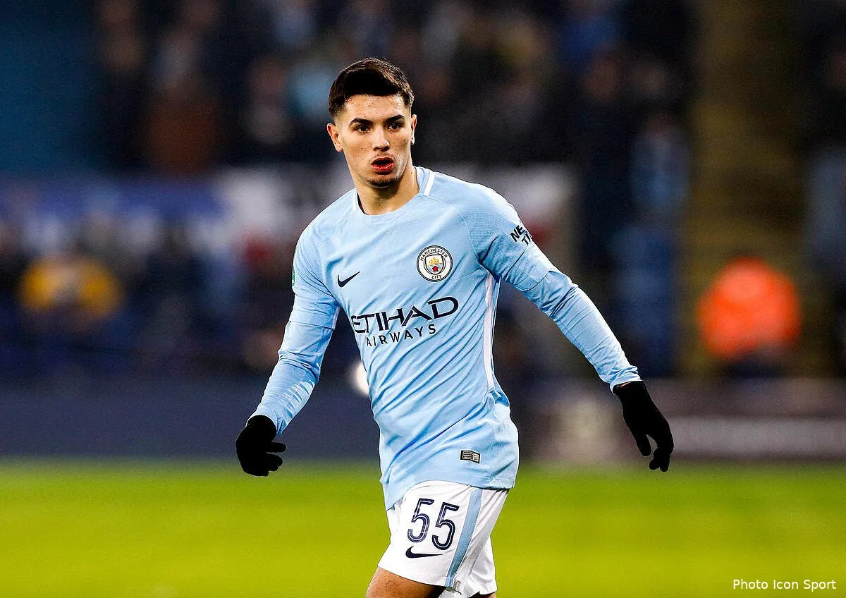 officiel en crise le real accueille un premier renfort icon 34213349241089