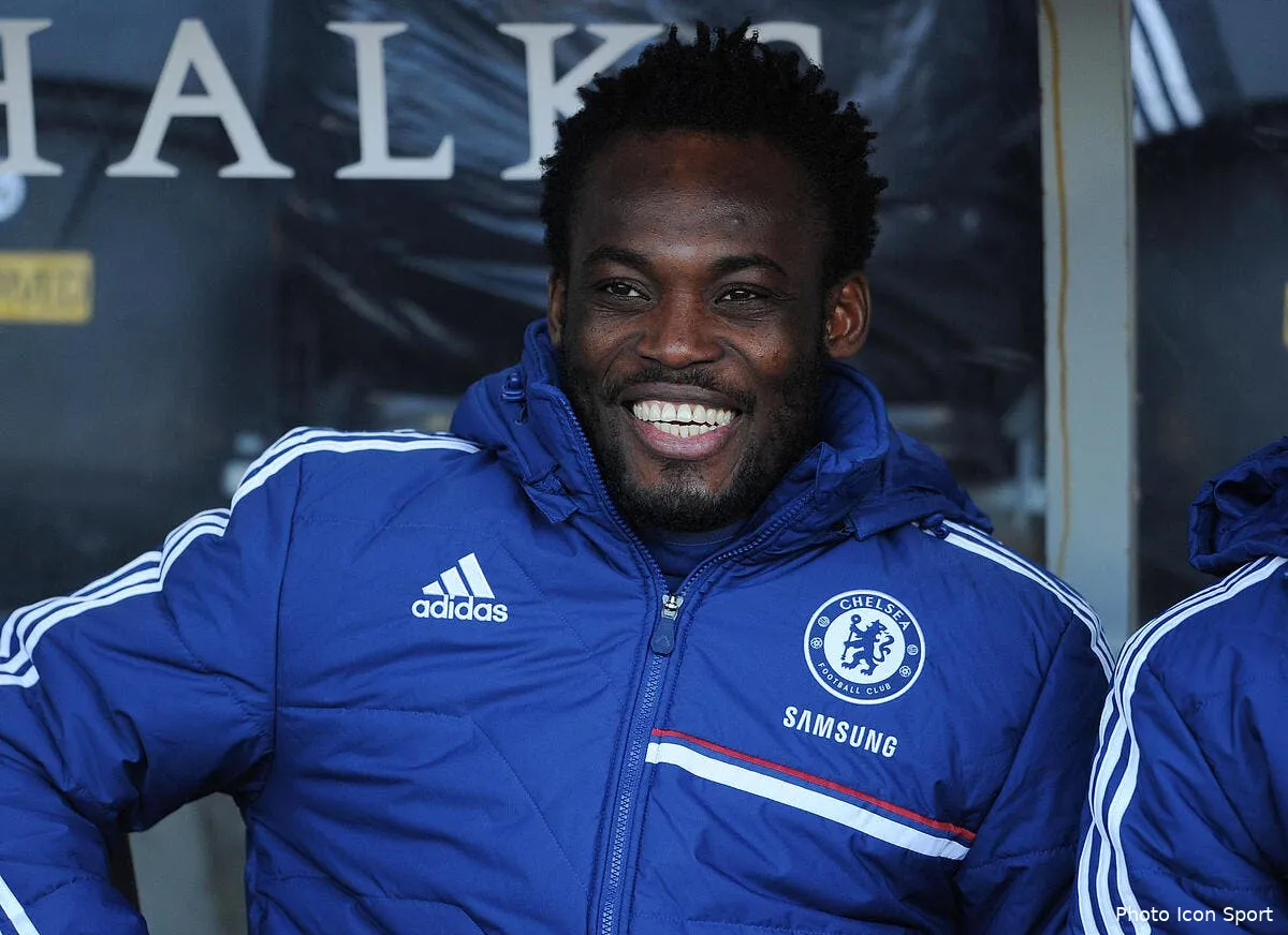 officiel essien rejoint gratuitement le milan ac iconsport pho 120114 08 1374851