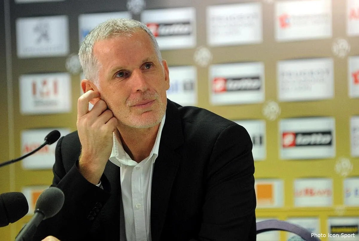 officiel francis gillot entraineur de bordeaux pour deux ans iconsport gau300411 01 88 120389