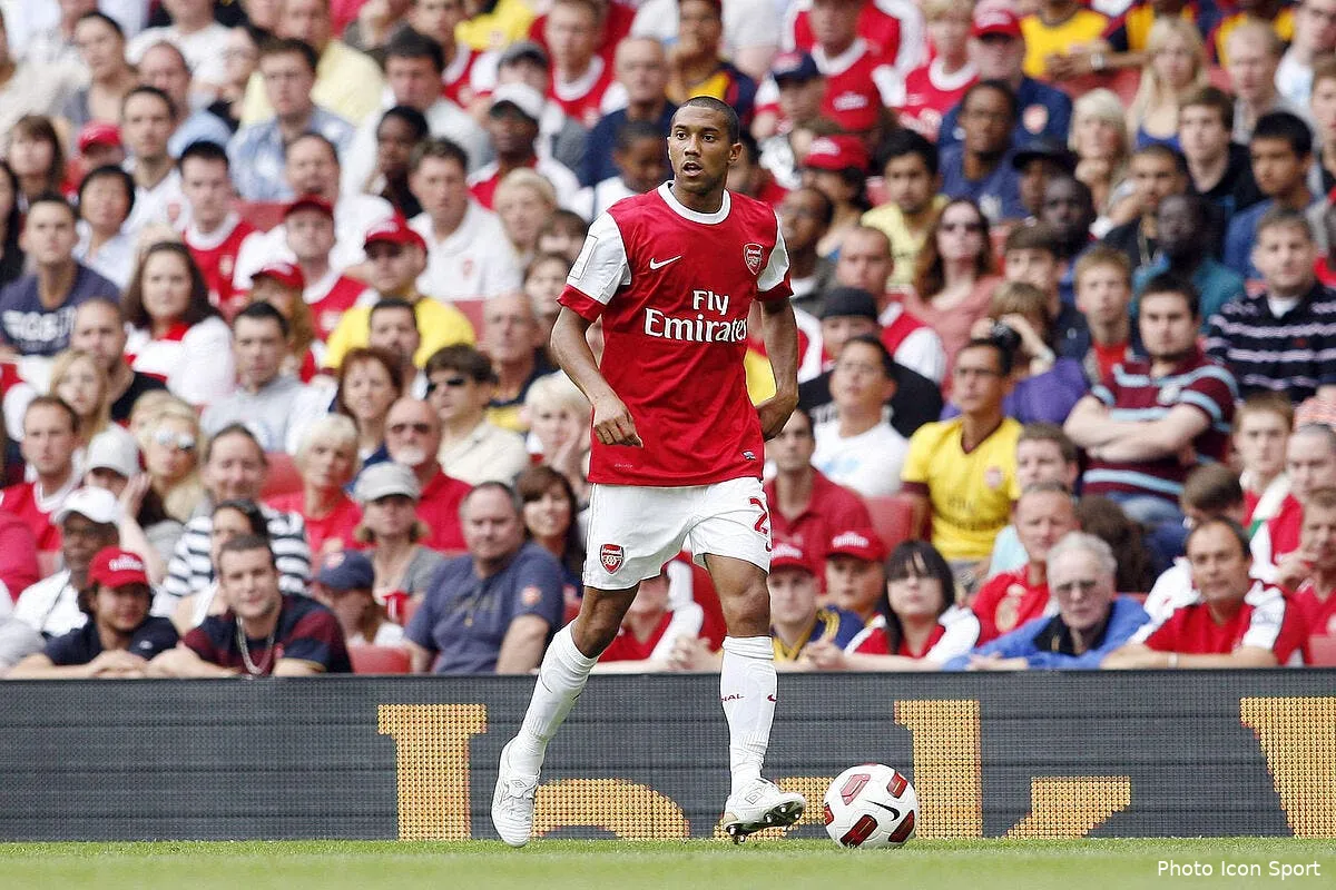 officiel gael clichy pour quatre ans a man city iconsport per 010810 05 1921559