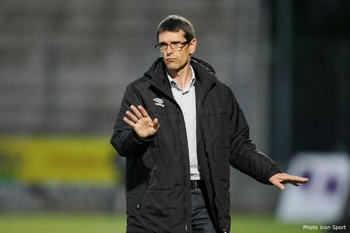 officiel jean louis garcia nomme entraineur du rc lens iconsport cal 130511 51 3220211