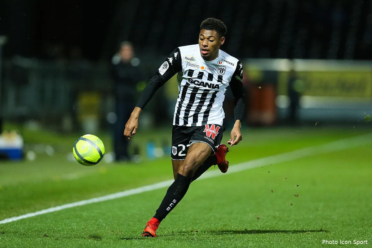 officiel jeff reine adelaide transfere a angers iconsport icon vmi 170318 08 43225895