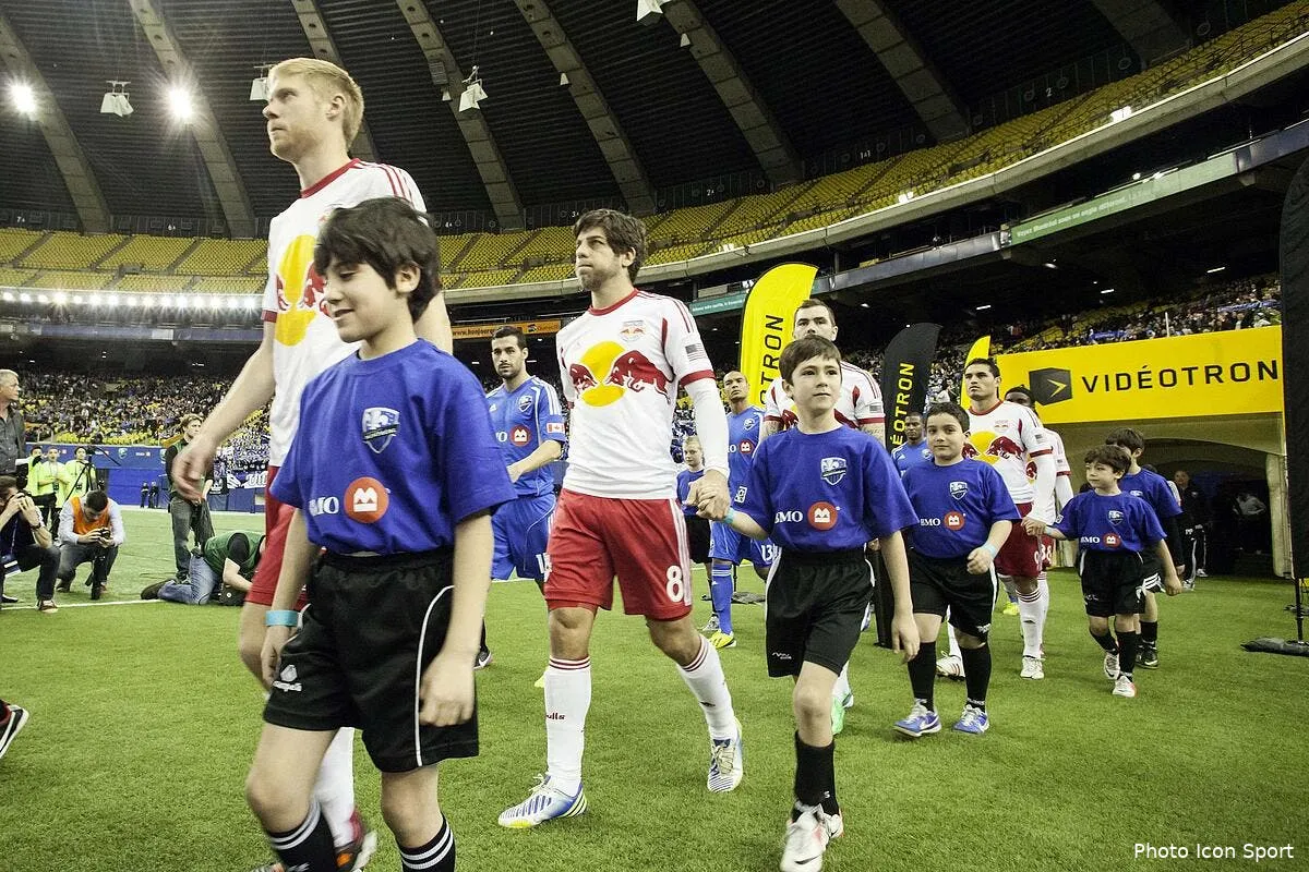 officiel juninho claque la porte de new york iconsport lam 230313 01 2560751