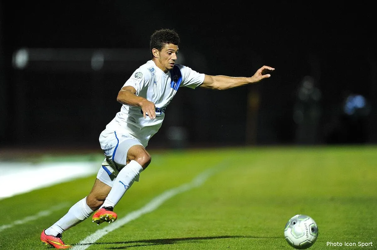 officiel kevin malcuit signe a l asse jusqu en 2019 iconsport meu 220814 09 28119413