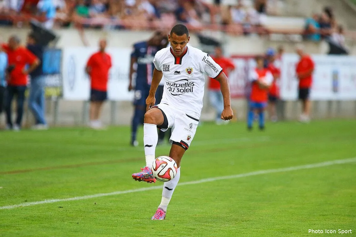 officiel kolodziejczak signe au fc seville iconsport guy 230714 89 10390841