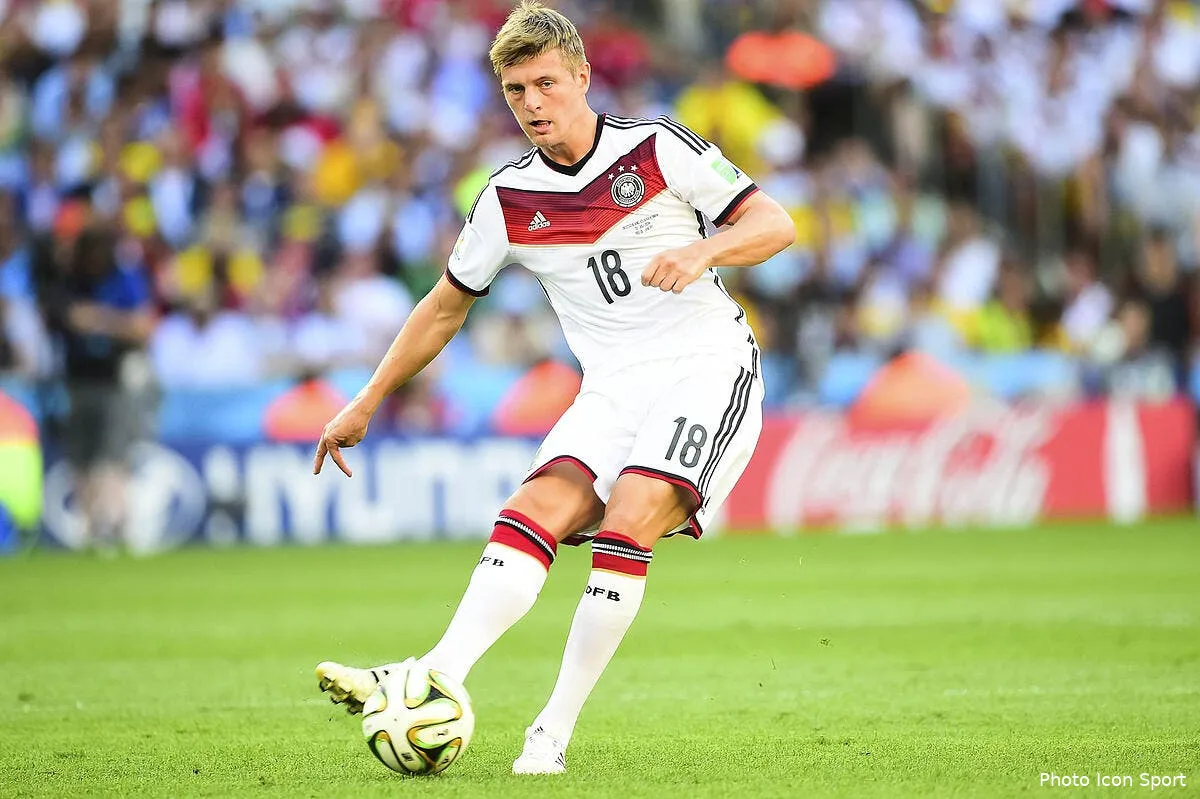 officiel kroos signe au real madrid iconsport nwp 130714 09 1587583