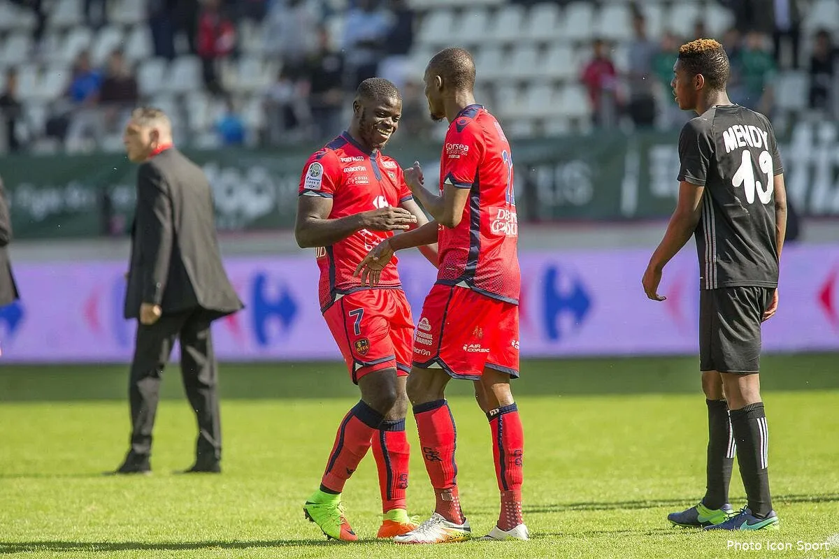 officiel l ol lache kemen au gazelec ajaccio iconsport bou 080417 05 22185929