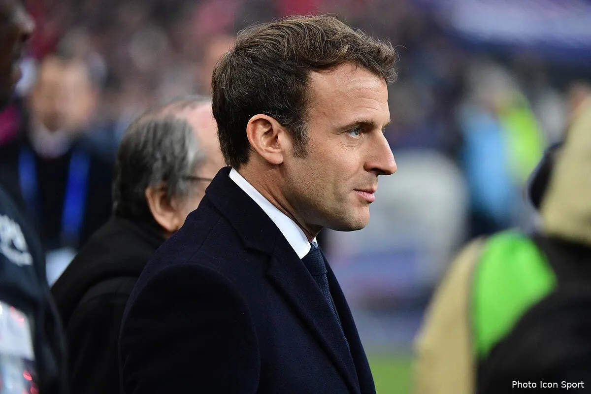 officiel la france confinee a partir de mardi midi pour 15 jours icon win 270419 01 88532280967