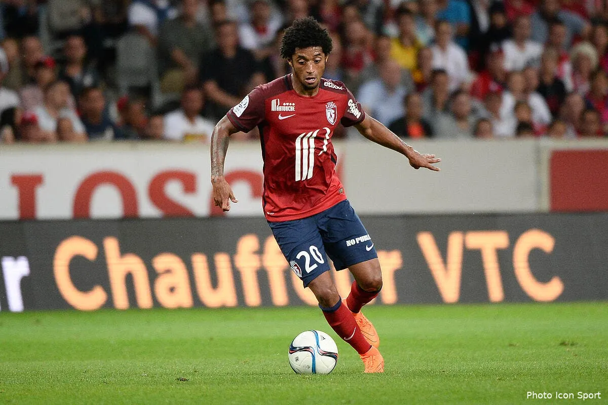 officiel le losc lache mendes a nottingham forrest iconsport nlg 070815 17 151119803