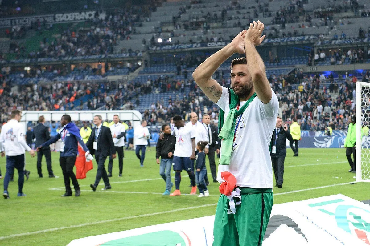 officiel le psg prete sirigu a seville iconsport nlg 210516 17 294152902