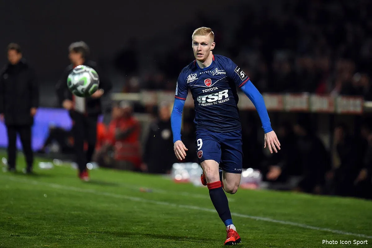 officiel le psg prete un attaquant en l2 iconsport icon dim 300318 81 86223295